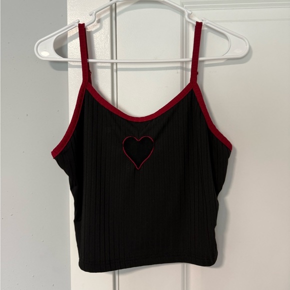 Shein Curve Black with Red Heart Cropped Cami size 0XL - Picture 3 of 5